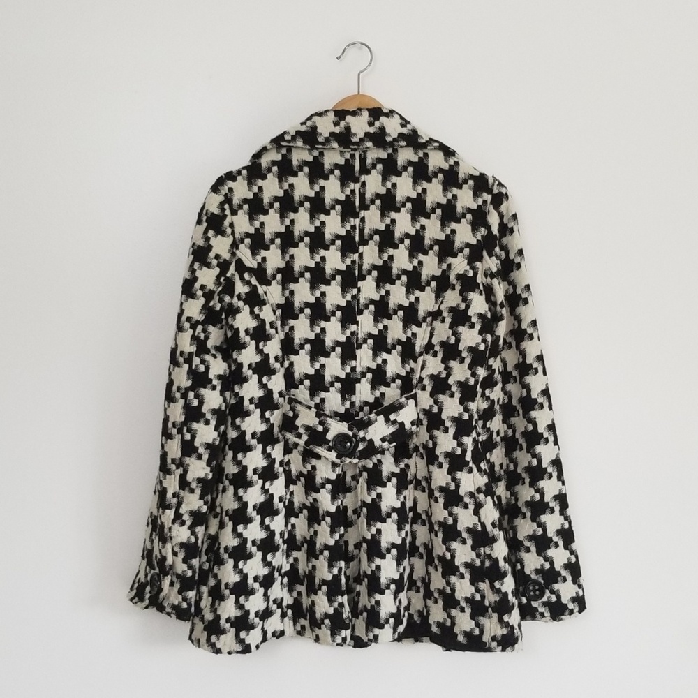 SOLD • Black and White Candie's Fall Winter Coat - Picture 5 of 8